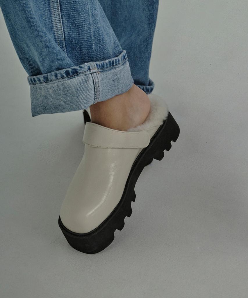 Mishuu Somuch Linda Fur Clogs_Cream