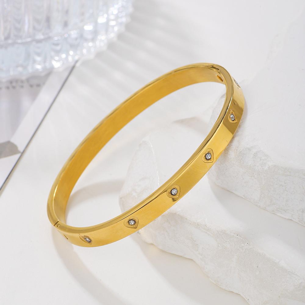 Modern Titanium Steel Bracelet With Heart Pattern For Women And Men Fashion Jewelry