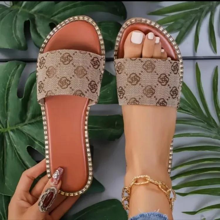 Fashion Women Slippers 2024 New Summer Flat Sandals Peep Toe Ladies Casual Beach Slippers Flat Shoes Woman Luxury Sandals Slides Women