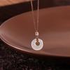 Sicherheitsschnallen-Halskette Damen Leichter Luxus Nischendesign Imitation Hetian Jade Anhänger Flash Diamant Edelstahl Schlüsselbeinkette