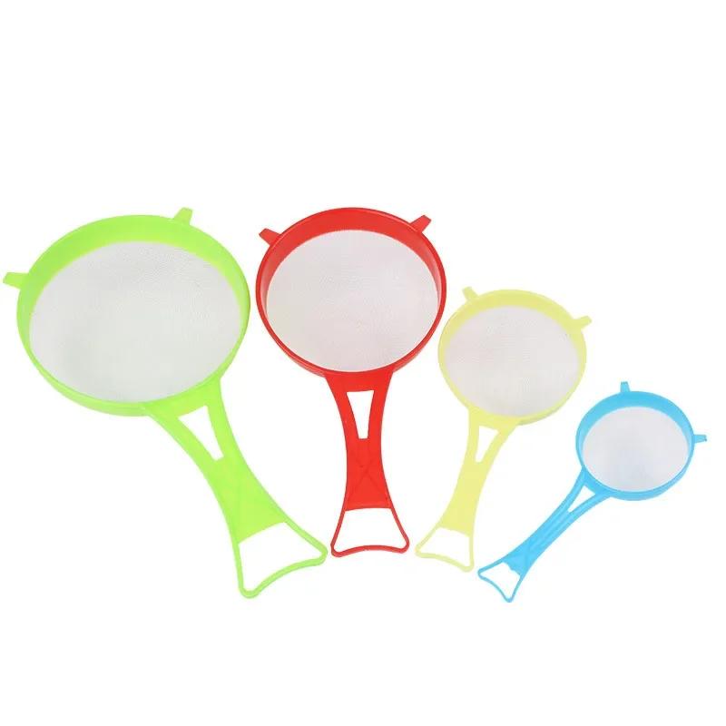 4 Pieces of Random Color Filter Net, Classic Divider Plastic Handheld Flour Sieve, Suitable for Household Use, for Separating
