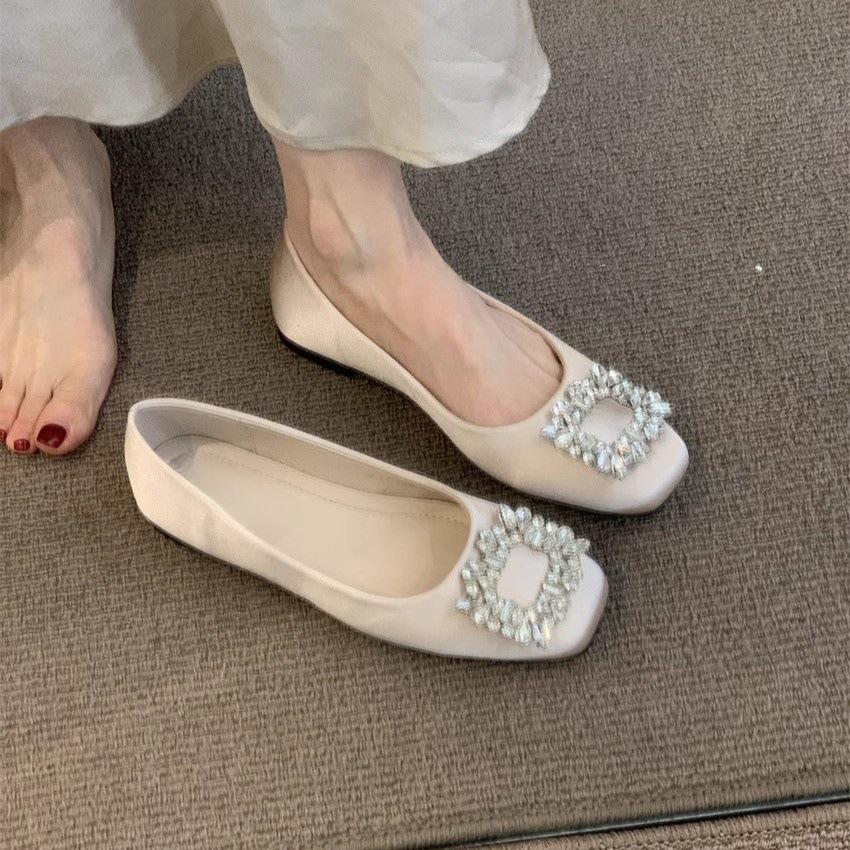 Sanfte einzelne Schuhe neues Temperament eckige Schnalle Strass flacher Ausschnitt flacher Boden Pendler schwebende Schuhe