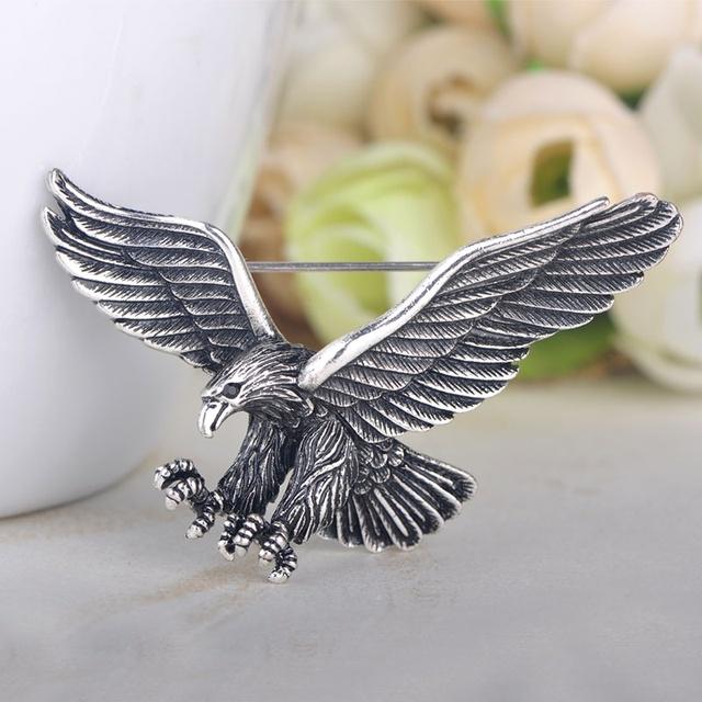 New Fashion Vintage Flying Eagle Brooch Men Suit Scarf Accessory Bird Pin Women Birthday Party Gifts