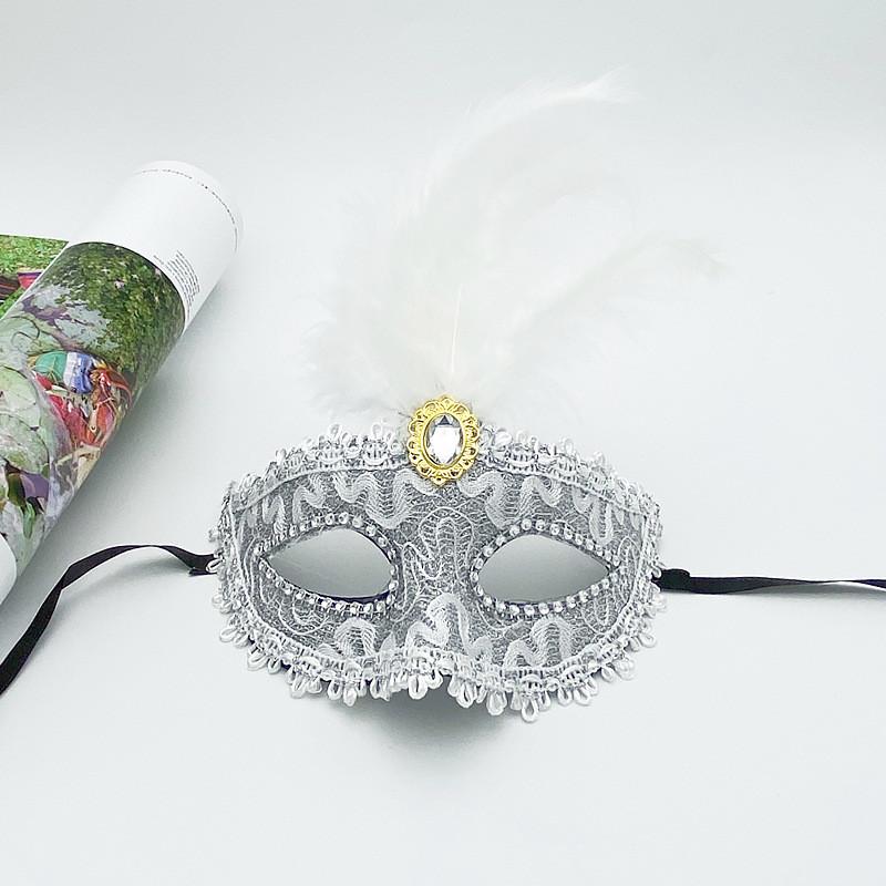 Halloween Costume Mask With Soft Feathers For Themed Events And Photo Shoots