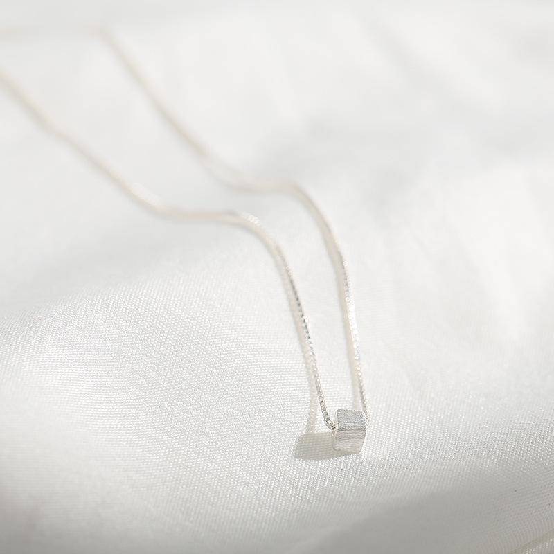 Korean Minimalist Geometric Sugar Cube Clavicle Necklace - Light Luxury Design