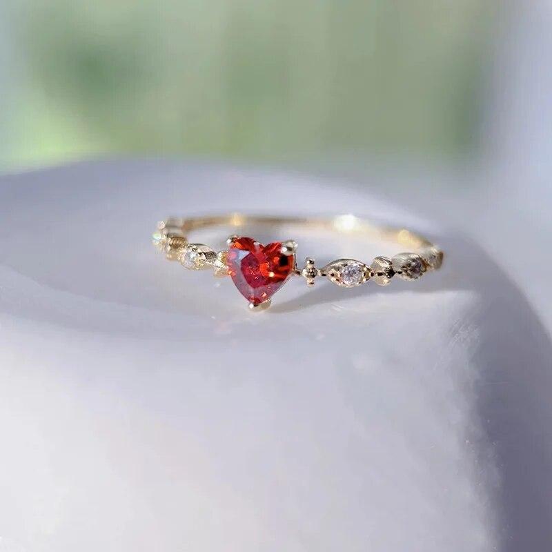 Mode Charme Liebe Rubin Ringe für Frauen Herz Rot Kristall Zirkon Ring Hochzeit Partei Schmuck Jahrestag Geschenk Anillos Mujer