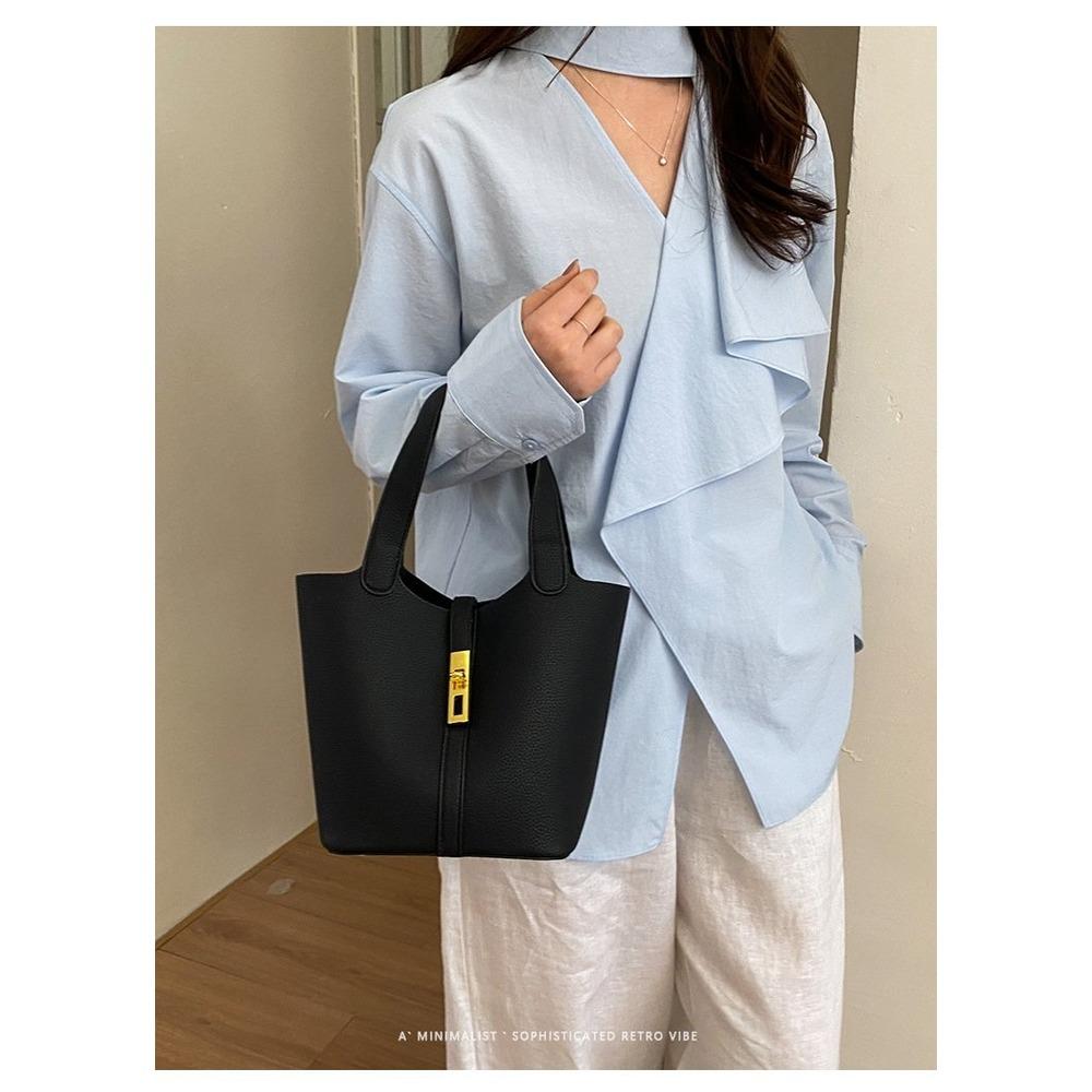 Lightweight Large Capacity Handbag Bag for Daily Use