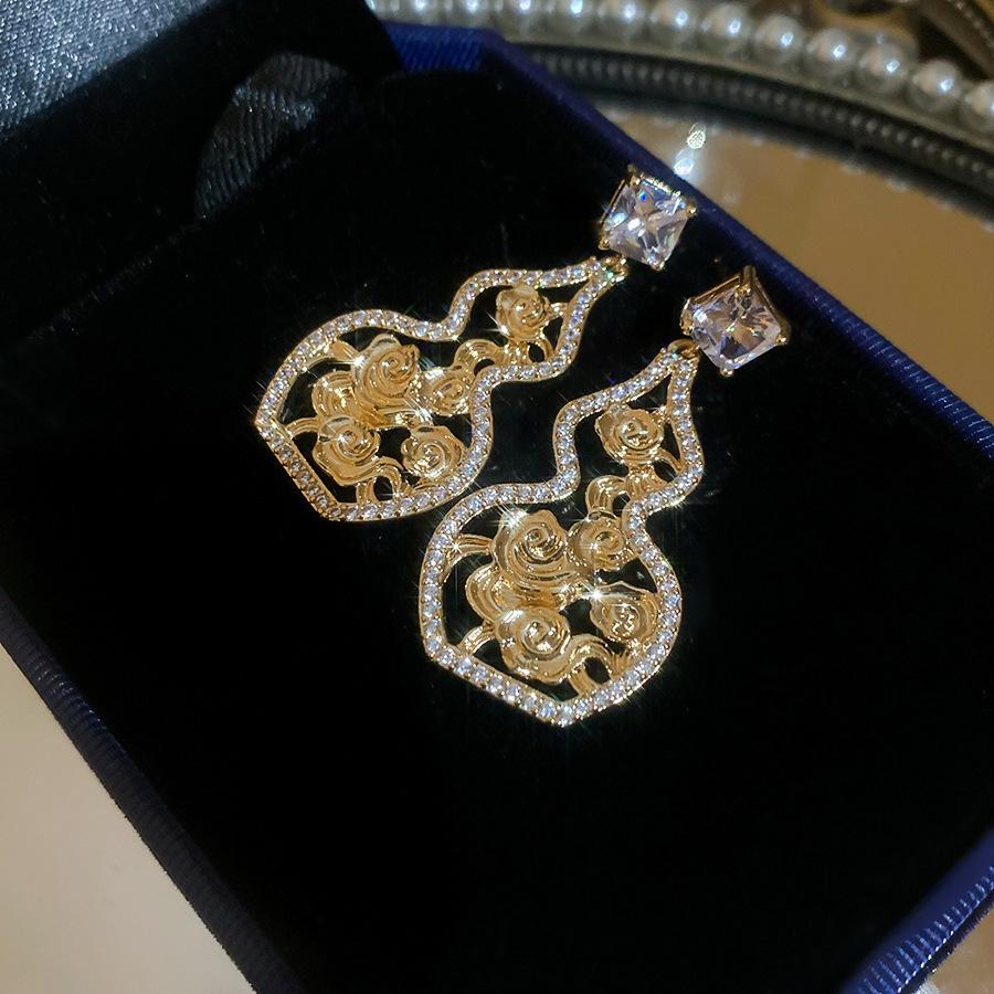 Franse Hofstijl Zilveren Naald Zirkonia Rechthoekige Oorbellen Exquise Lichte Luxe High-end Stud Oorbellen Overdreven Oorbellen Vrouwen