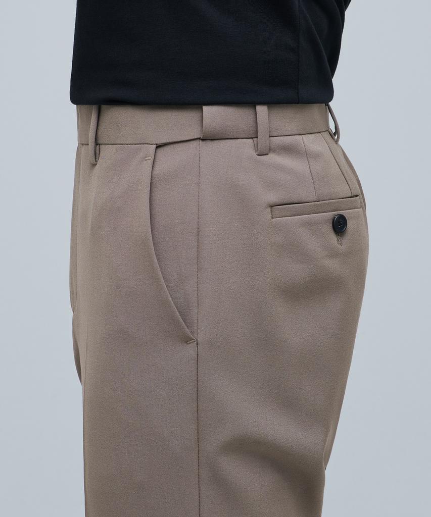MUSINSA STANDARD Lightweight Relaxed Tapered Hidden Banding Crop Slacks [Dusty Beige]