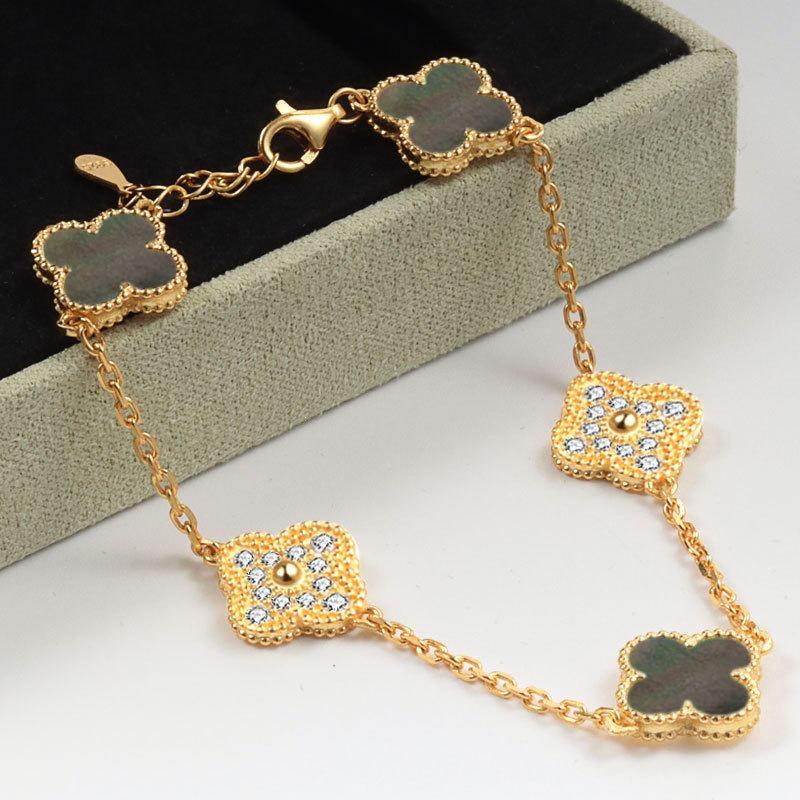 Dames Armband met Klavertje Vier – 18K Verguld met Dubbelzijdige Parelmoer, Elegant Hoogwaardig Accessoire, Chic en Geluksontwerp.