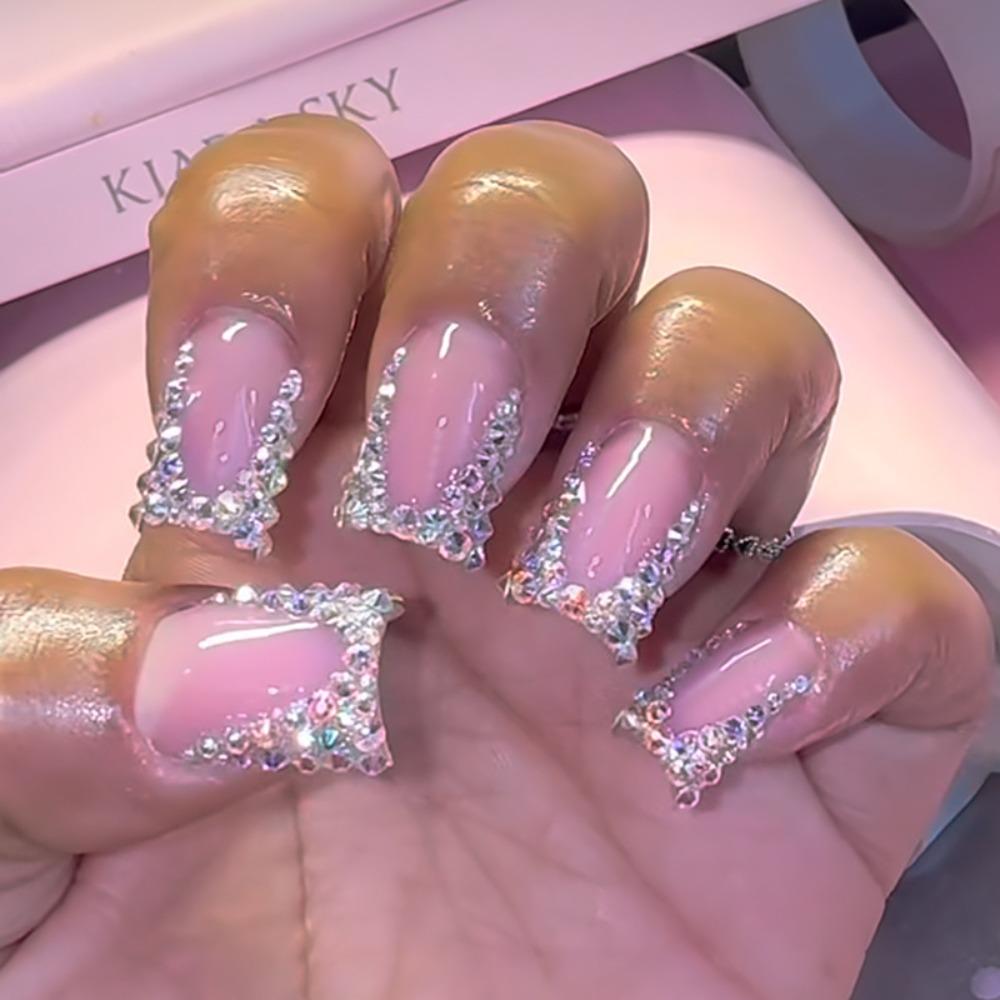 24pcs Long Water Pipe False Nails Sparkling Rhinestone White Flowers Nail Tips Green Daisies Full Cover Fake Nails DIY