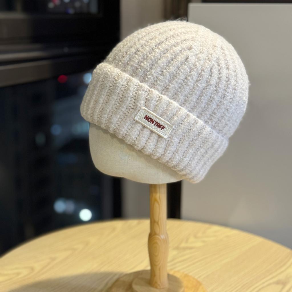 New Simple Letter Patch Woolen Hat for Women In Autumn and Winter Fashion Versatile Casual Outdoor Travel Warm Pullover Hat