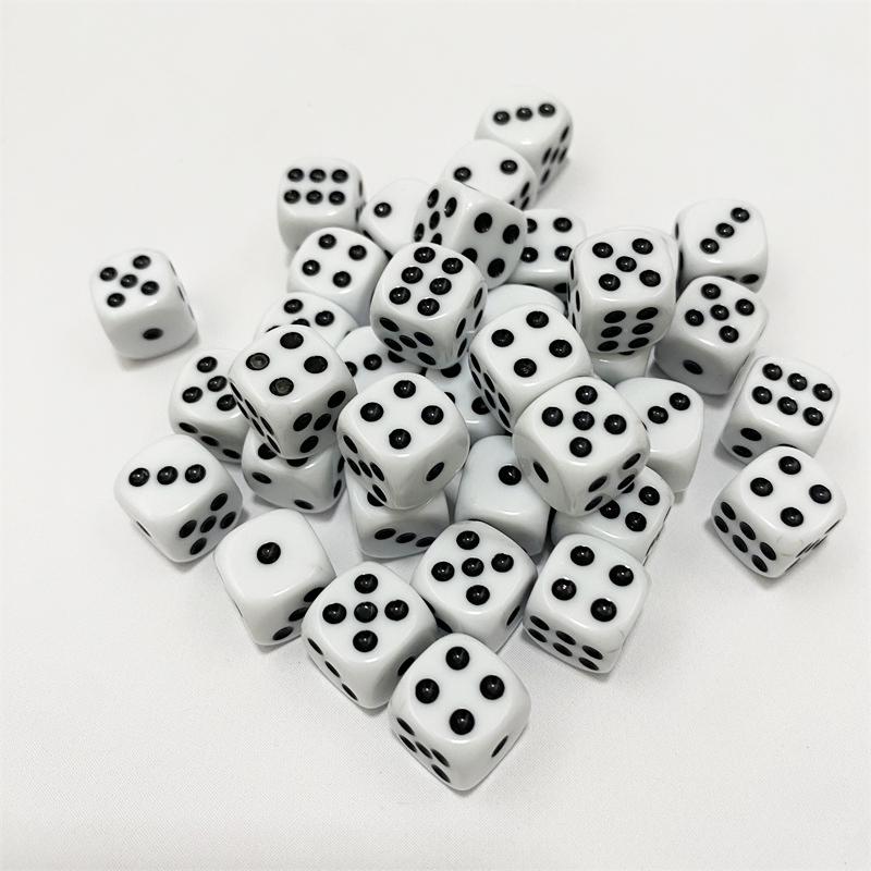50 Stück/Packung Hohe Qualität Neueste 12mm Acryl Klar D6 Punkt Würfel #12 Abgerundete Ecken Boutique Würfel Hohe Qualität Praktisch Tägliche Nutzung