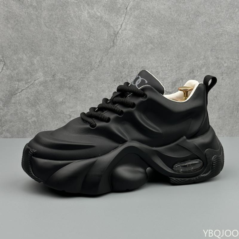 Hot Selling Men's Shoes In Plus Size Design New Thick Soled Fashionable and Versatile Sports Vulcanized Shoes with Temperament