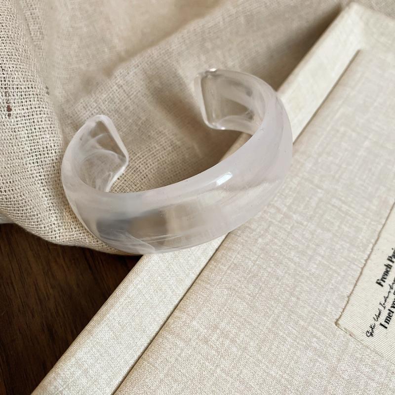 Brede Acryl Armbanden Gladde Glanzende Oppervlakte Meerkleurig Marmerpatroon Perfect Dames Mode Sieraden Voor Dagelijks Gebruik Feest