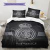 Real Madrid C.F.  Vzorovaná posteľná súprava s prešívanou prikrývkou Domáca dekorácia Darček (1 * obliečka na perinu + 2 * obliečka na vankúš bez jadra)