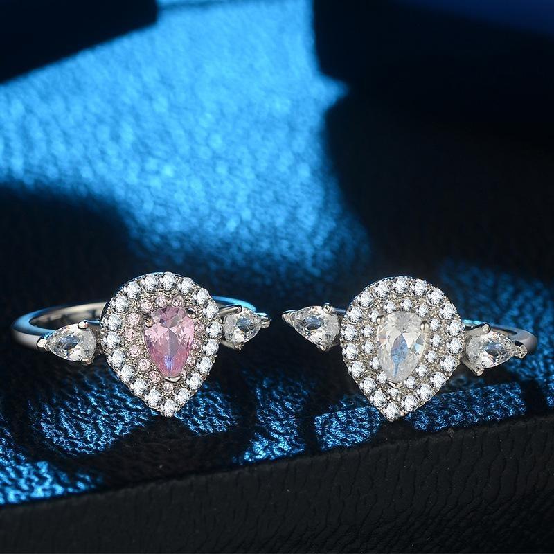 Exquisiter Tropfen-Verlobungsring aus rosa Diamanten für Damen mit zeitlosem Reiz