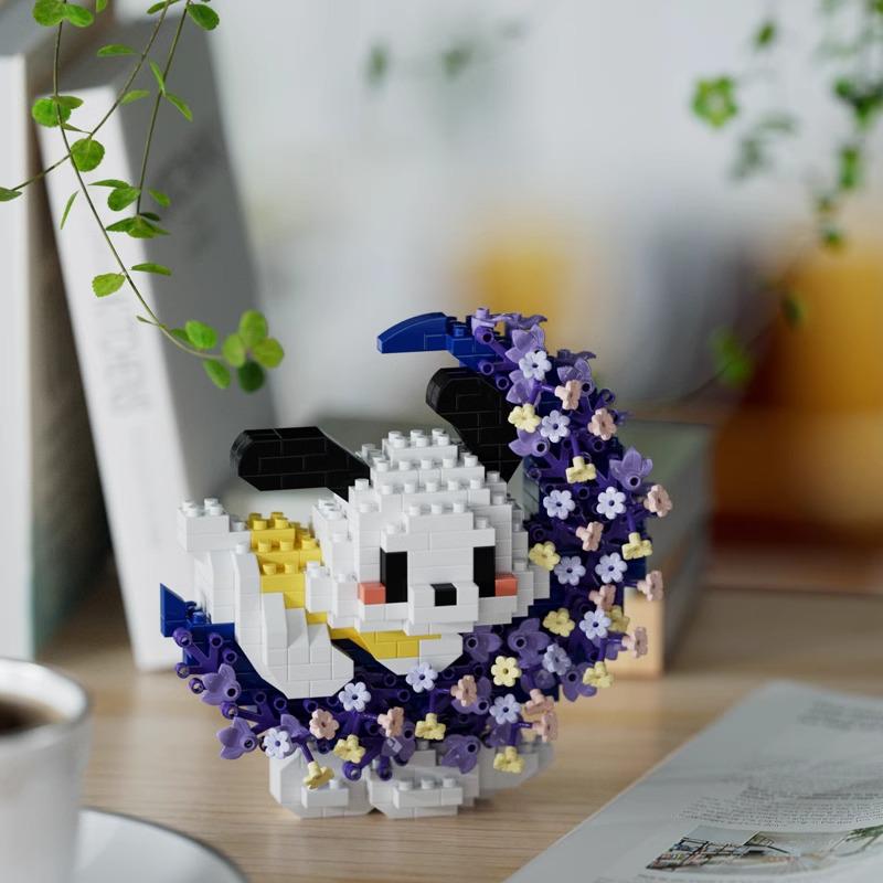 Hibiscus Flower Building Blocks - Compatible with Lego, Fun Assembly Toy for Kids, Great for Valentine's Day