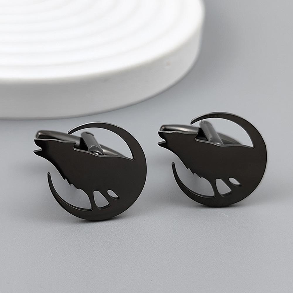 Moon Wolf Howl Gold-plated Badge, Women's Anti-exposure Buttons, Suit Lapel Pin, Collar Brooch, Formal Accessories