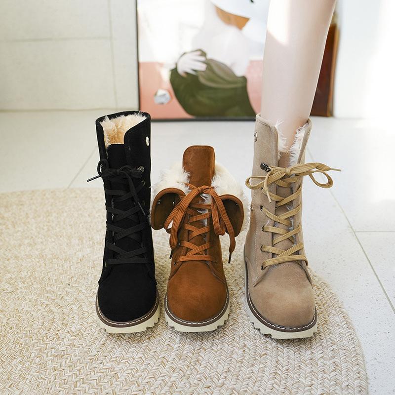 New, lace-up frosted leather medium boots, warm flat-bottomed large-size snow boots.