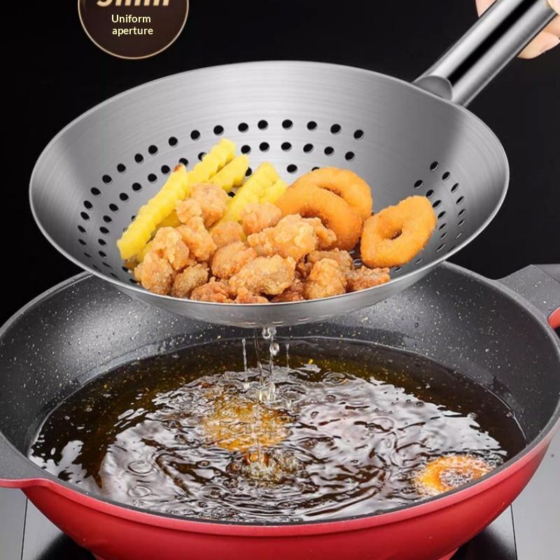 Stainless Steel Noodle Dumpling Skimmer with Long Handle and Mesh Design Reliable Strainer for Kitchen Use