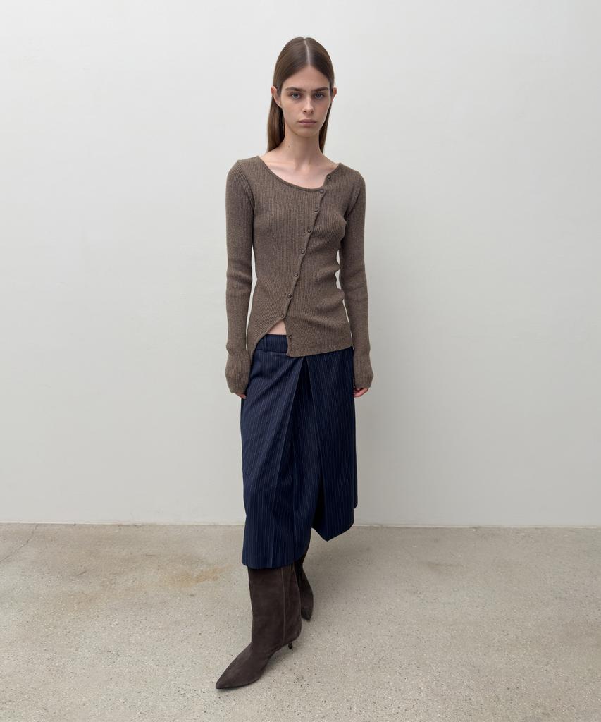 Daiaegeuneol Diagonal Button Knit (Brown)