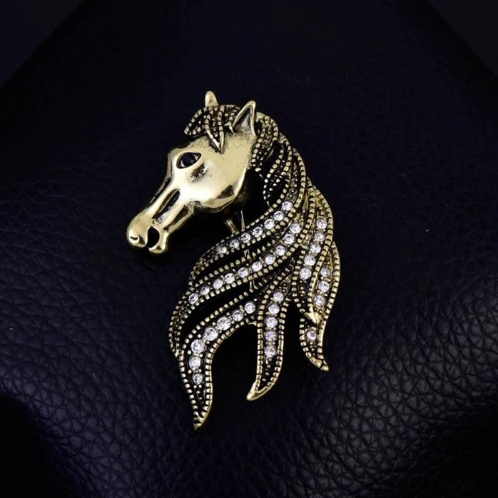 Crystal Vintage Horse Brooch Luxury New Year Lapel Pin Retro Animal Brooch Women Accessories