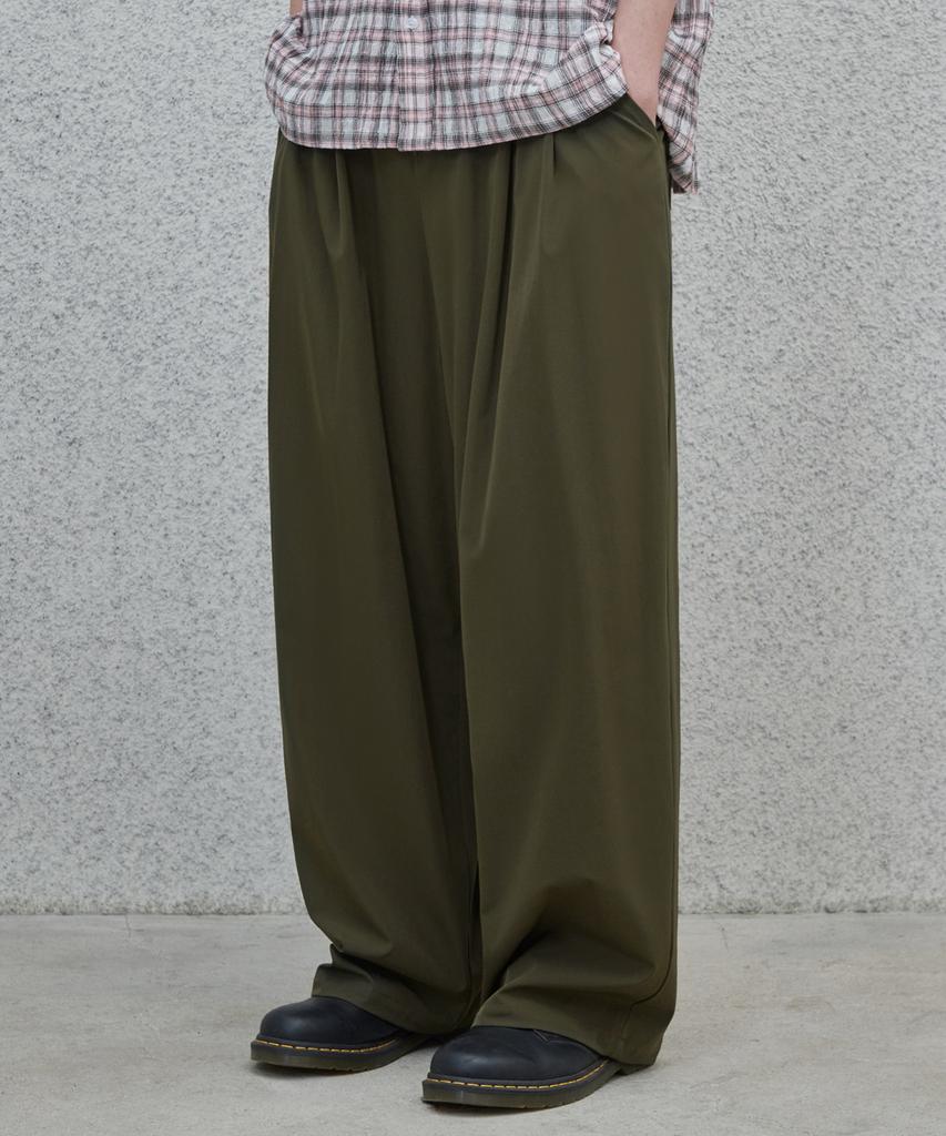 GLW Double-Pleat Wide Nylon Pants Khaki