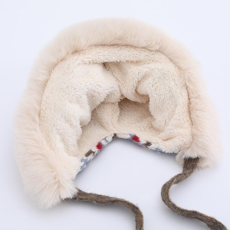 Neue Winter Strickplüsch Ohrenschützer Mütze Verdickter Plüsch Wärme Lei Feng Mütze Nationaler Stil Kälteschutz Bommel Großer Kopfumfang