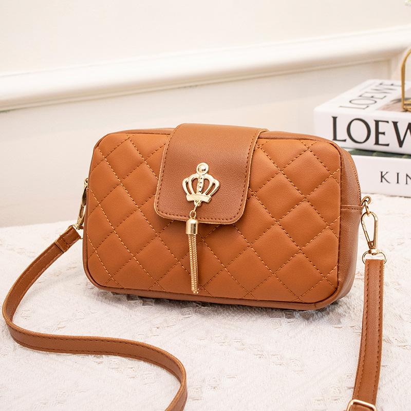 Bestickter Rhombus-Anhänger Kameratasche Neue Mode Schulter-Crossbody Nische Damen-Tasche