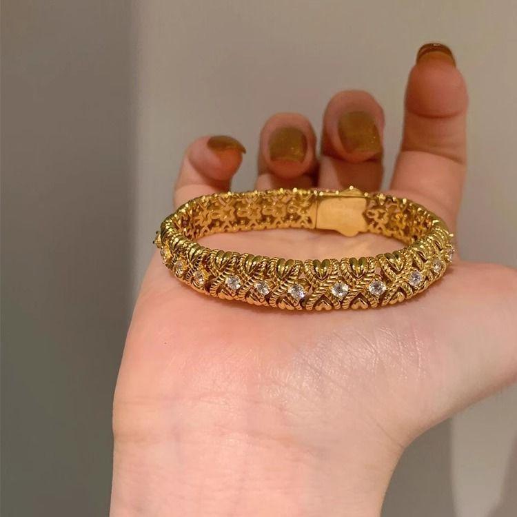 Vintage Heavy-duty Gold Bracelet for Women, French Retro Luxury Palace Style Bangle