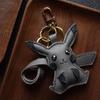 Originaldesign Diablo Pikachu, handgefertigter Leder-Autoanhänger, personalisierter trendiger Schlüsselanhänger