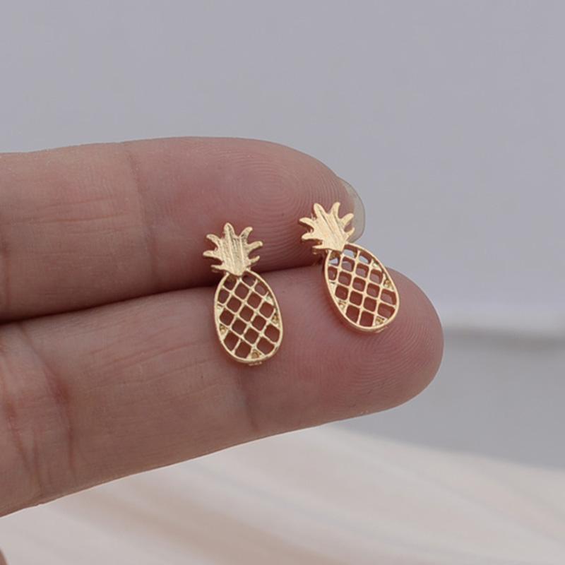 Minimalist Hollowed Out Pineapple Stud Earrings for Girls Golden Alloy Creative Fruit Small Ear Studs European American Jewelry