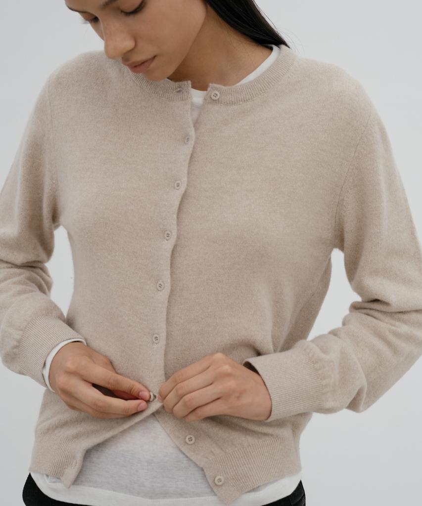 DENOAH Diso Round Cardigan (Beige)