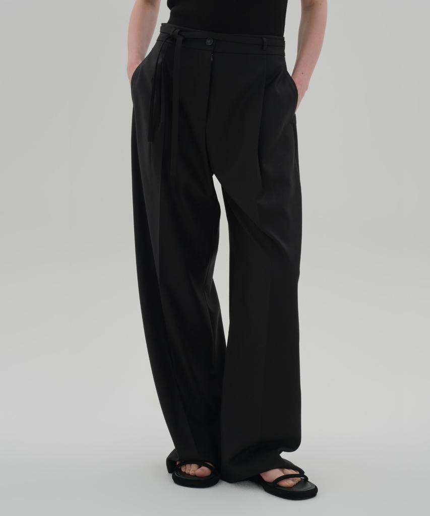JUN BY JUN K Classic Strap Pants_Black