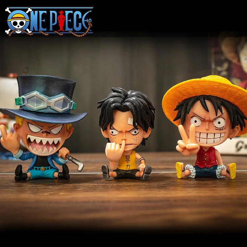 Anime One Piece Kalėdinė veiksmo figūrėlė 8-10 cm PVC Luffy Roronoa Zoro Mielos dekoracijos Q versija Automobilio dekoracija Kolekcinis modelis