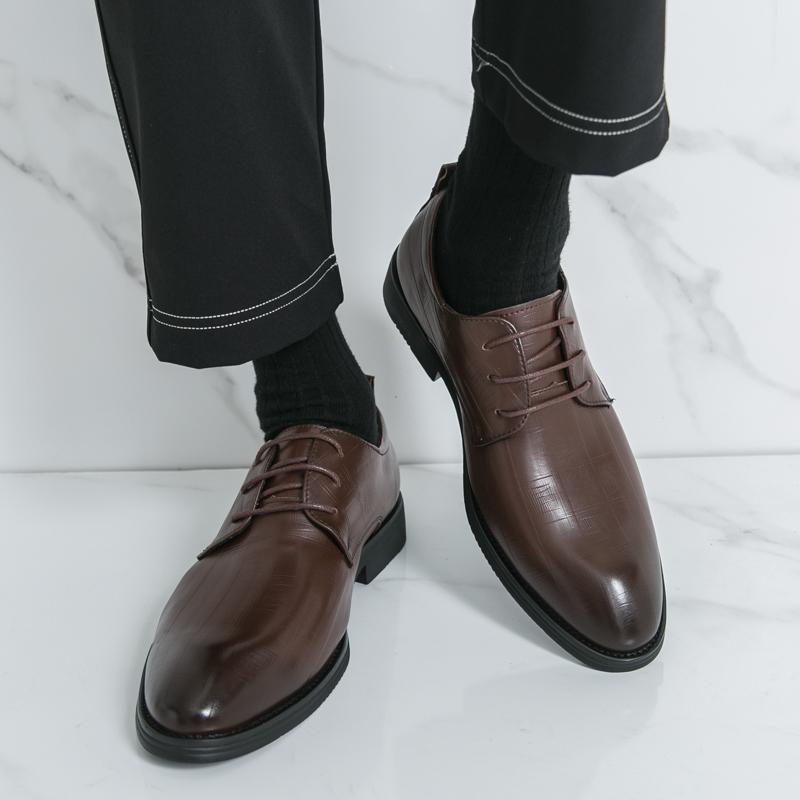 Fashion New Designer Pointed Lace Up Derby Shoes For Men Black Brown Wedding Dress Homecoming Formal Wedding Footwear