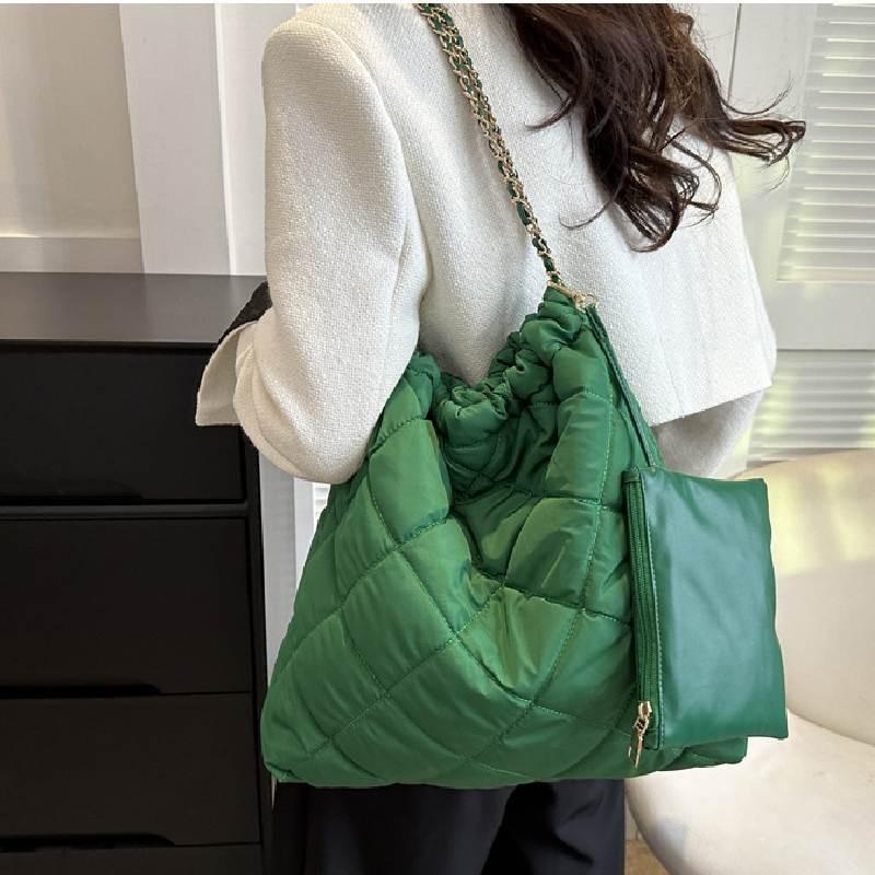 Large Capacity Diamond Grid Commuter Single Shoulder Bag For Women Simple Chain Crossbody Bucket Bag New Autumn And Winter Collection)