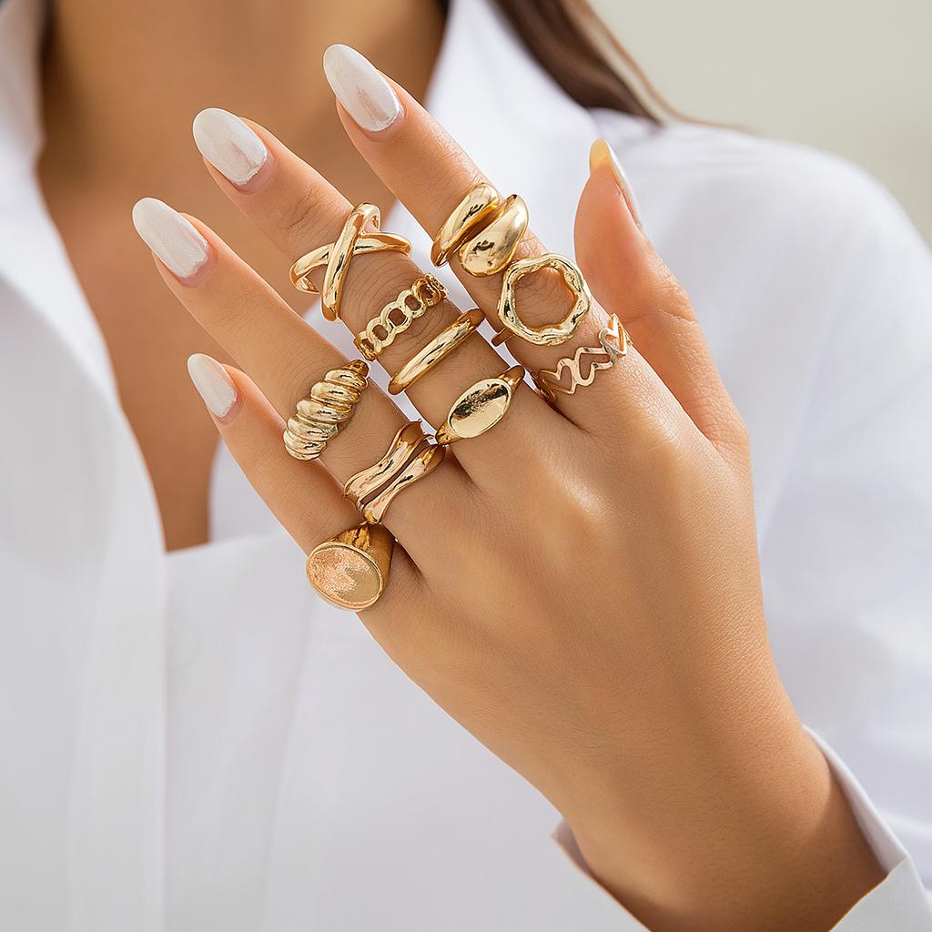 Ingemark 10Pcs/Set Creative Hollow Love Heart Snake Rings for Women 2025 Trendy Vintage Gold Color Open Finger Rings Wed Jewelry