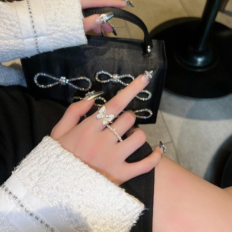 Fjärilsnischdesign Öppen Ring Dam Kyla Avancerad Trendig Cool Blänkande Diamant Ljus Lyx Personlig Pekfinger
