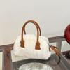 Effen Kleur Nepbont Kleine Schoudertas voor Dames Eenvoudig Handvat Crossbody Tas Casual Dames Clutch Portemonnee met Schattige Konijnenhanger