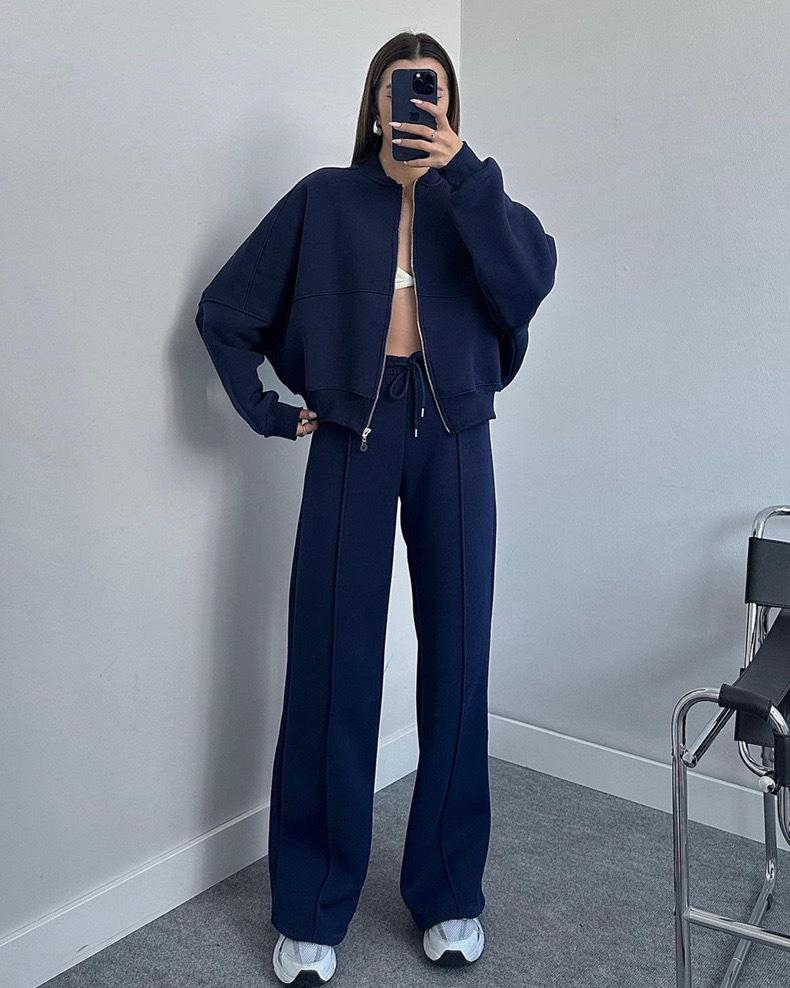2024 Women's Casual Loose Sportswear Set: Long-Sleeve Round Neck Top & Trousers for Spring & Autumn