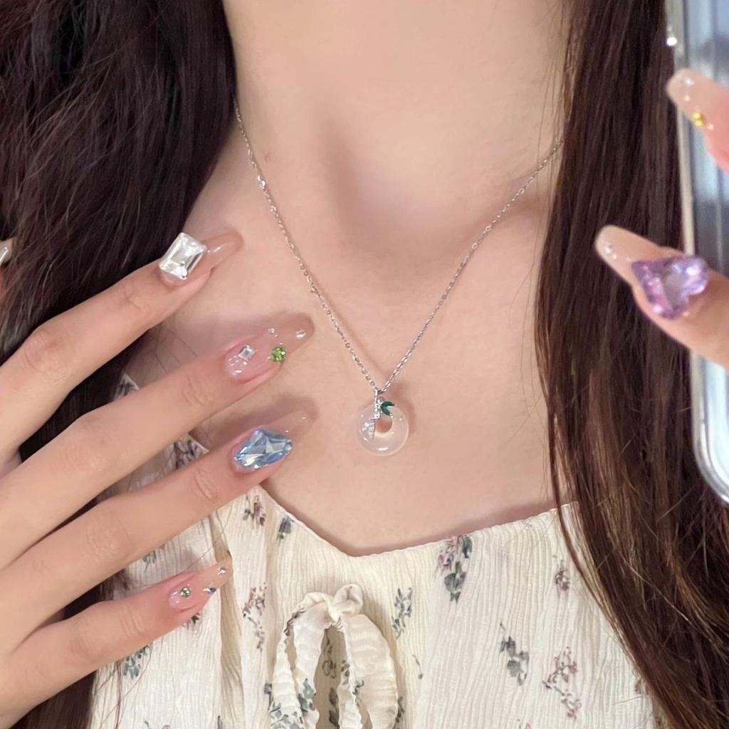 Set aus neuer Schleife Perlenkette süßer Stil Nischen-Design Mode Temperament Halskette High-End