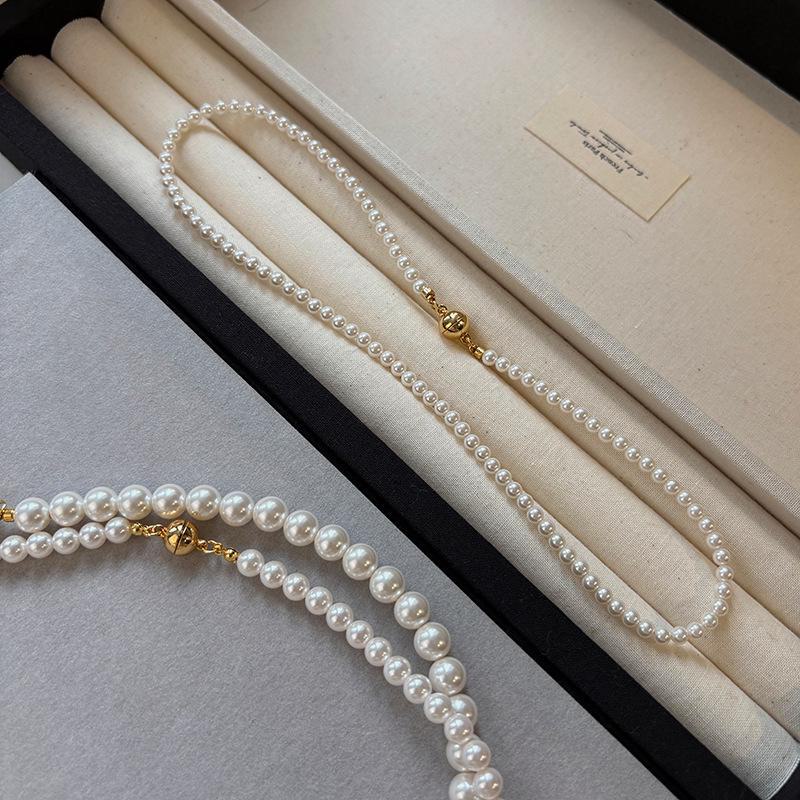 Magnetische Witte Gierstkraal Parelketting voor Dames - Elegant, Veelzijdig Sleutelbeenontwerp