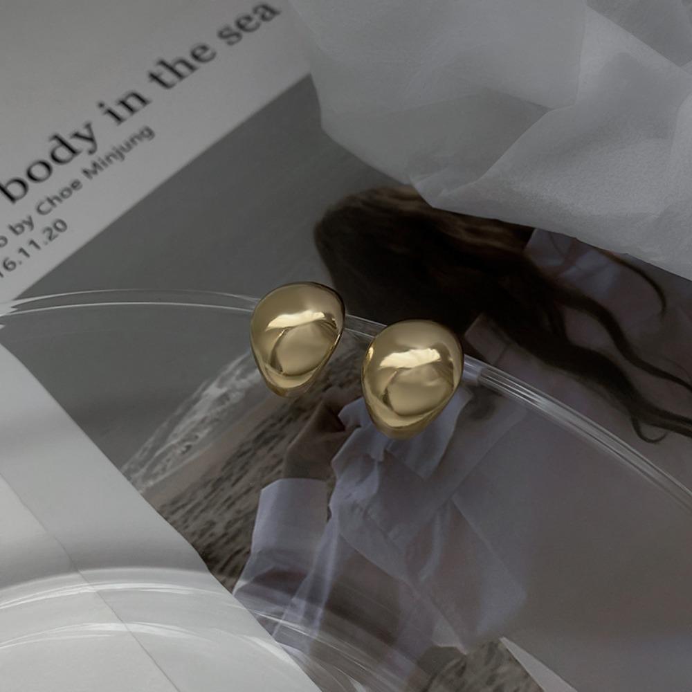 French Retro Temperament Pearl Earrings Light Luxury High-end Stud Earrings Niche Atmosphere Versatile Earrings