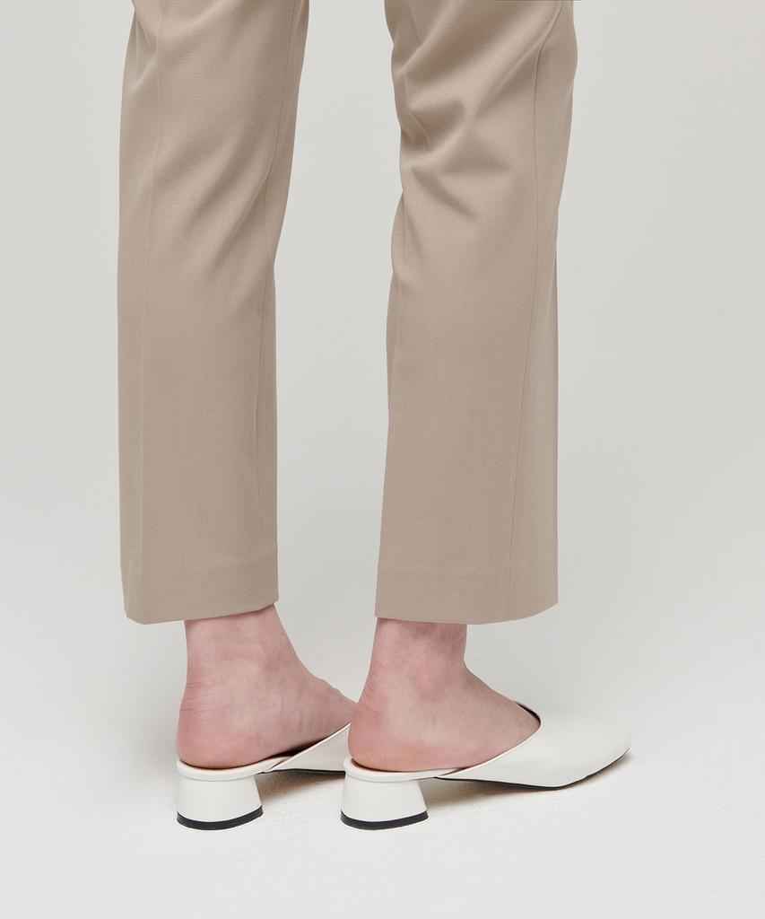 MUSINSA STANDARD WOMAN Women'S Slim Straight Hidden Elastic Waist Slacks [Beige]