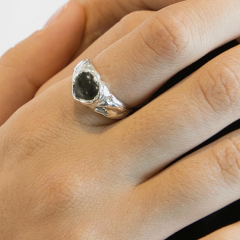 Nuavo Melting Love Ring