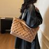 Winter Unifarbene Patchwork Plüsch Umhängetaschen für Damen Vielseitige Damen Pelzige Beuteltasche Große Kapazität Damen Handtaschen Tote