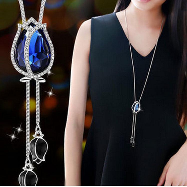 Autumn/Winter Angel Girl Flower Sweater Chain Necklace: Korean Fashion Personality with Peacock Design for Women