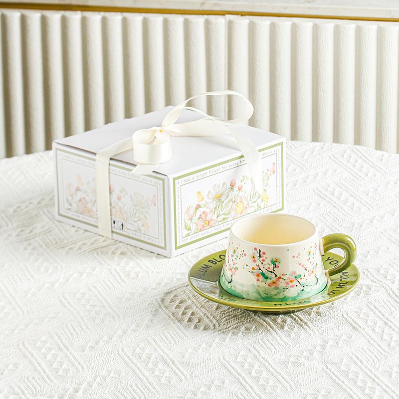 Vintage olieverfachtig lelietje-van-dalen bloeiend koffiekopje en schotel set keramisch koffiekopje geschenkdoos met geschenk keramisch kopje